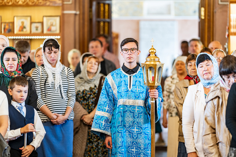 Архиерейское богослужение в соборе Николы Белого города Серпухова